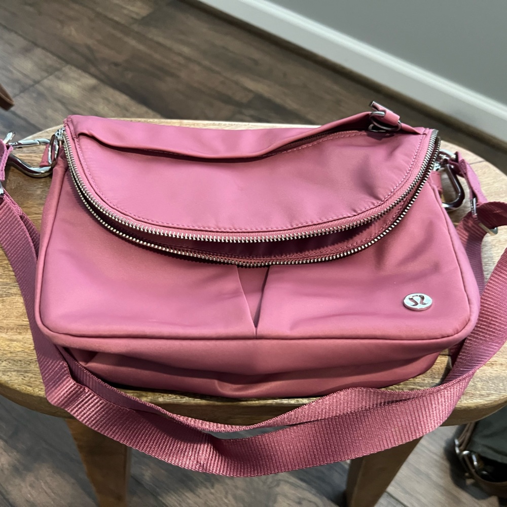Lululemon All Night Festival Bag in pink